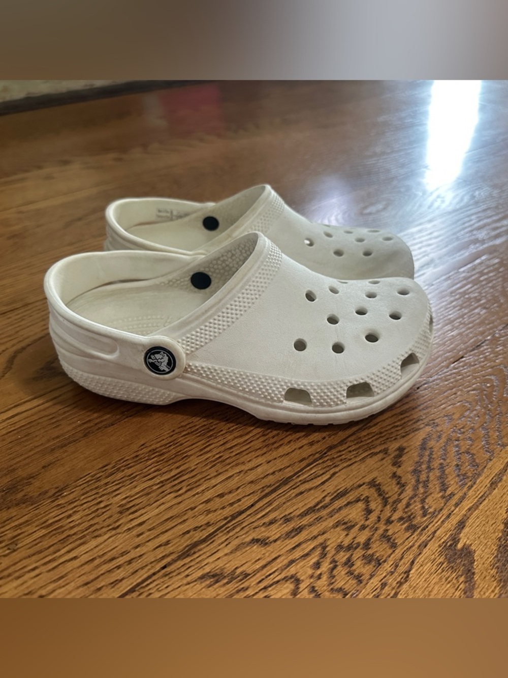 CROCS Kids White Classic Clog Sandals - big kids size 2